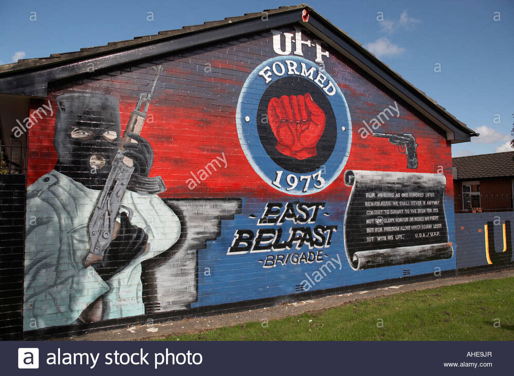 loyalist-murals-in-lower-newtownards-road-area-of-protestant-east-AHE9JR.jpg