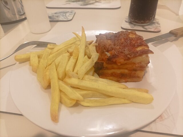 lasagne and chips 4.jpg