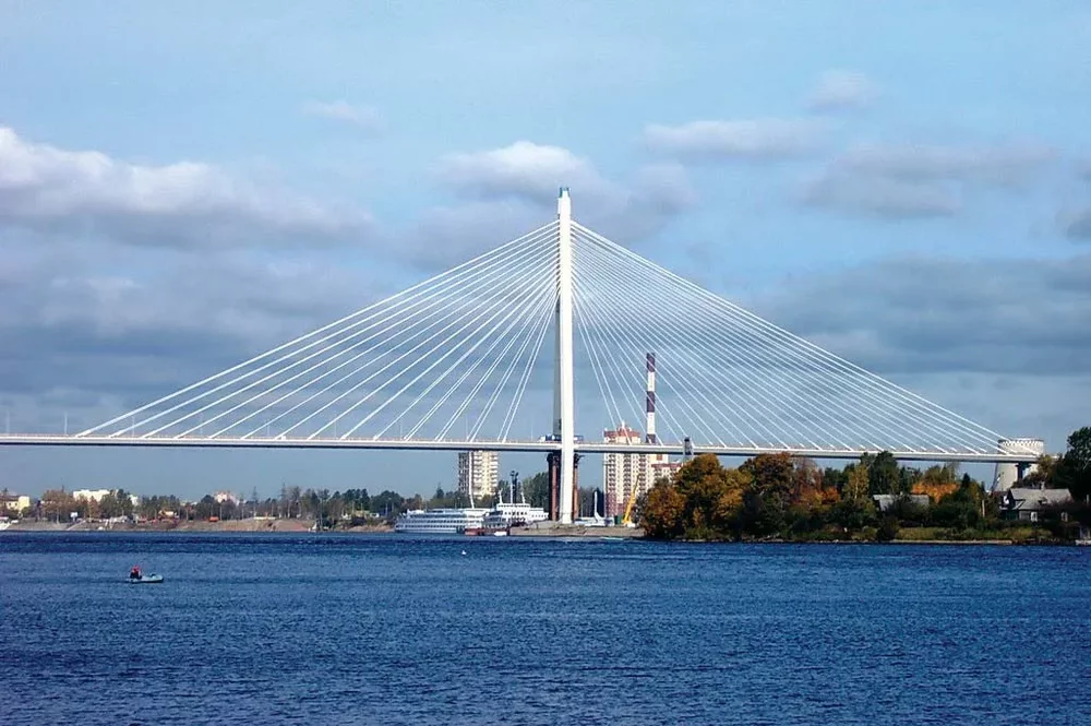 bridge-Neva-River-Russia-St-Petersburg.webp